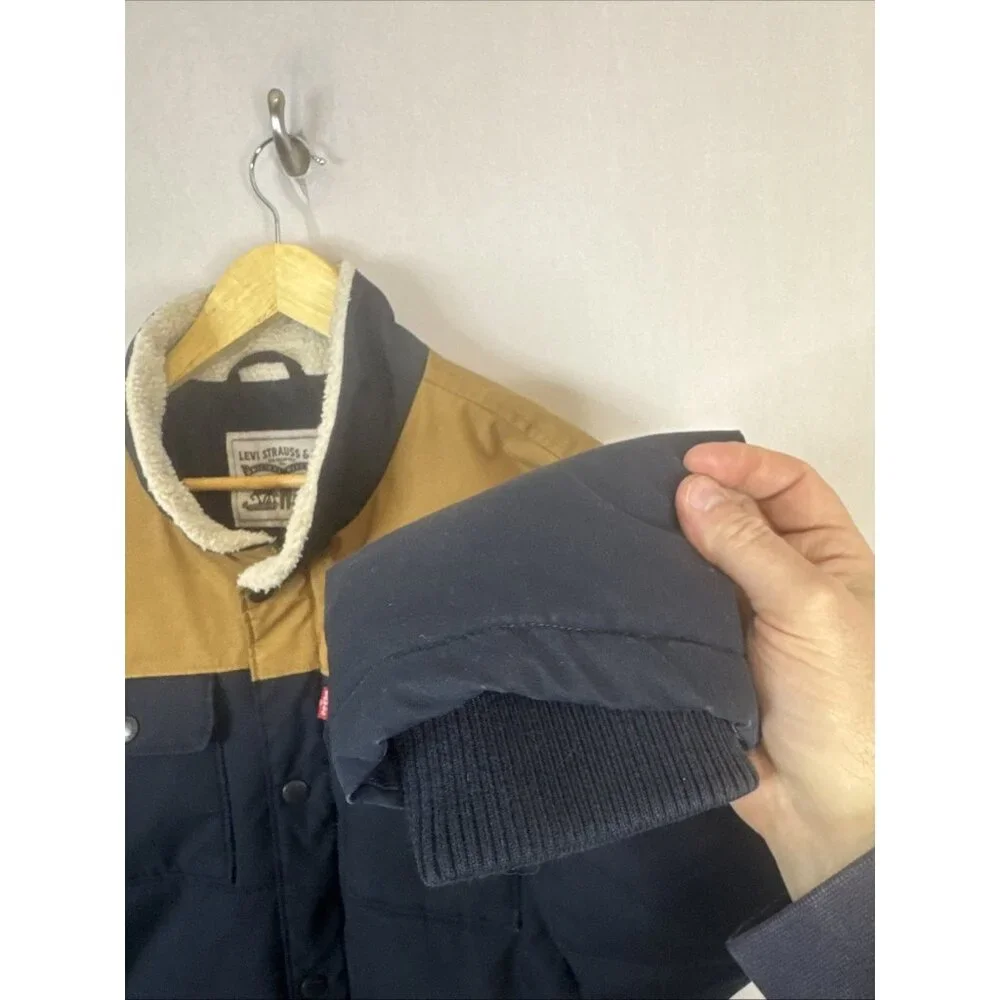 Levi’s Woodsman Quilted Puffer‎ Jacket XL with Sherpa Collar